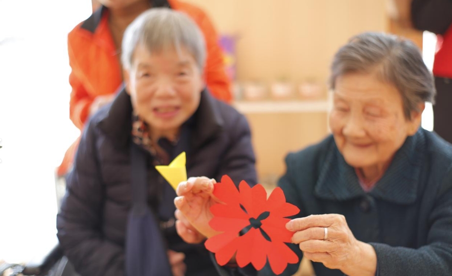 居家养老还是养老院养老？各有哪些优缺点